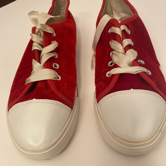 Twiggy London Red Velvet Sneaker size 11w - Picture 5 of 10